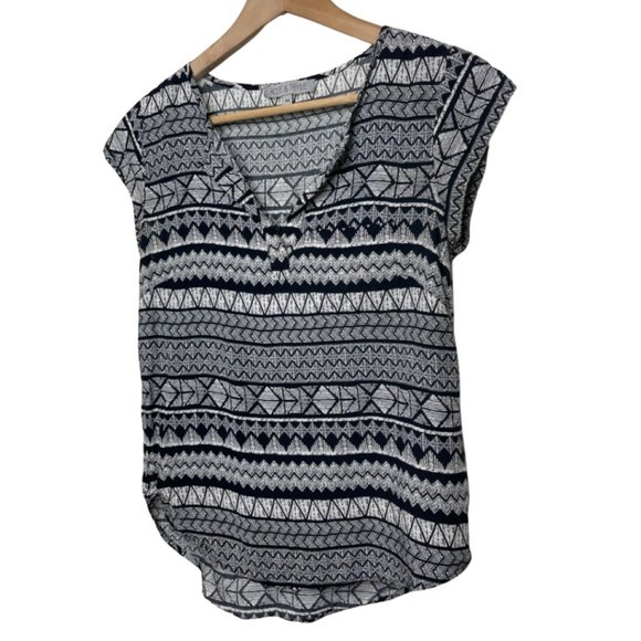 ROSE & THYME | Black and White Bohemian Style Short Sleeve Blouse | Size XS - Picture 4 of 10